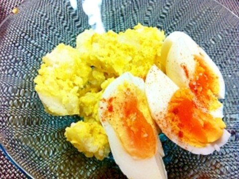 カレーマッシュポテトと塩麹卵のサラダ